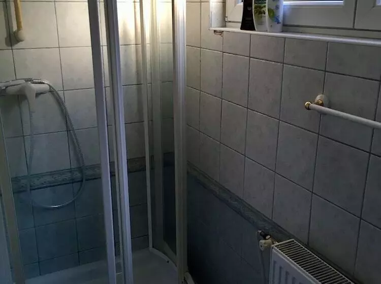 پانسیون Glamping Houses J Max