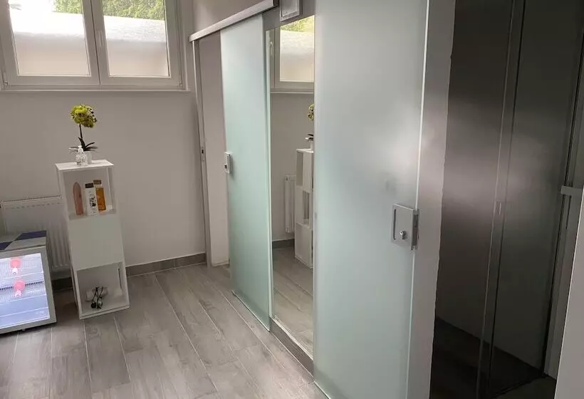 پانسیون Glamping Houses J Max