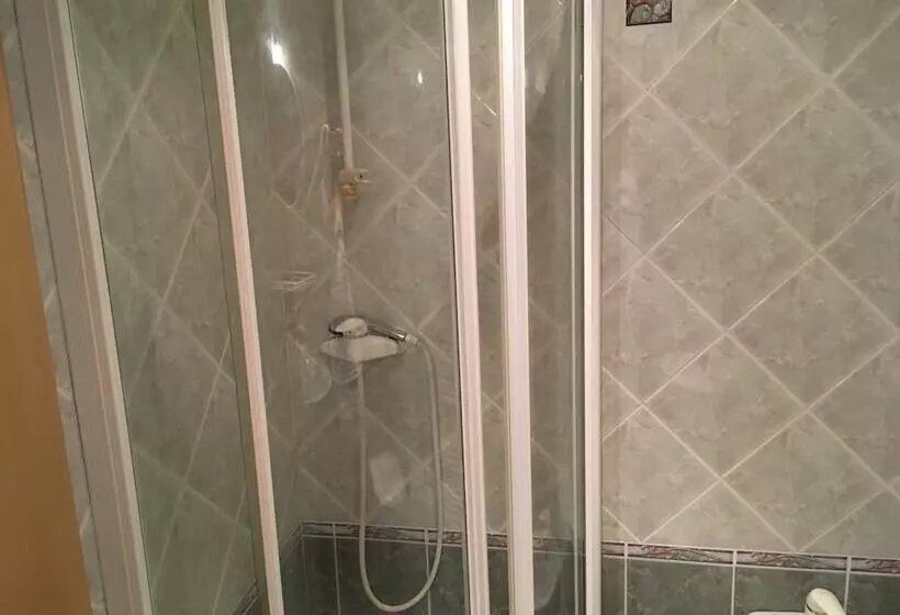 پانسیون Glamping Houses J Max