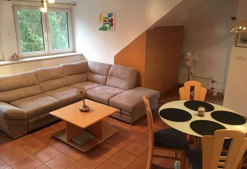 پانسیون Glamping Houses J Max