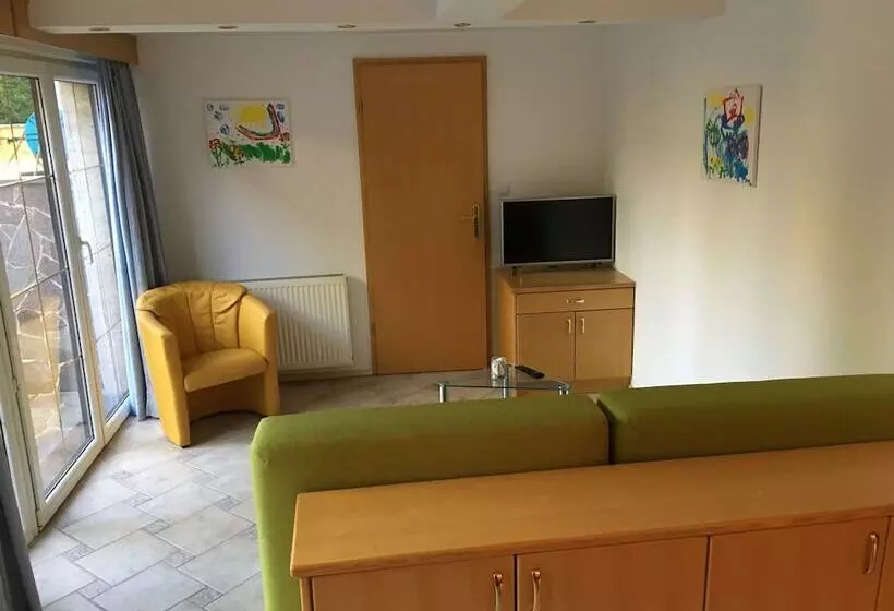 پانسیون Glamping Houses J Max