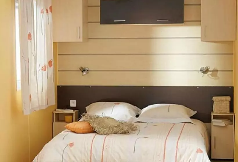 ホテル Camping Domaine Du Lac De Miel