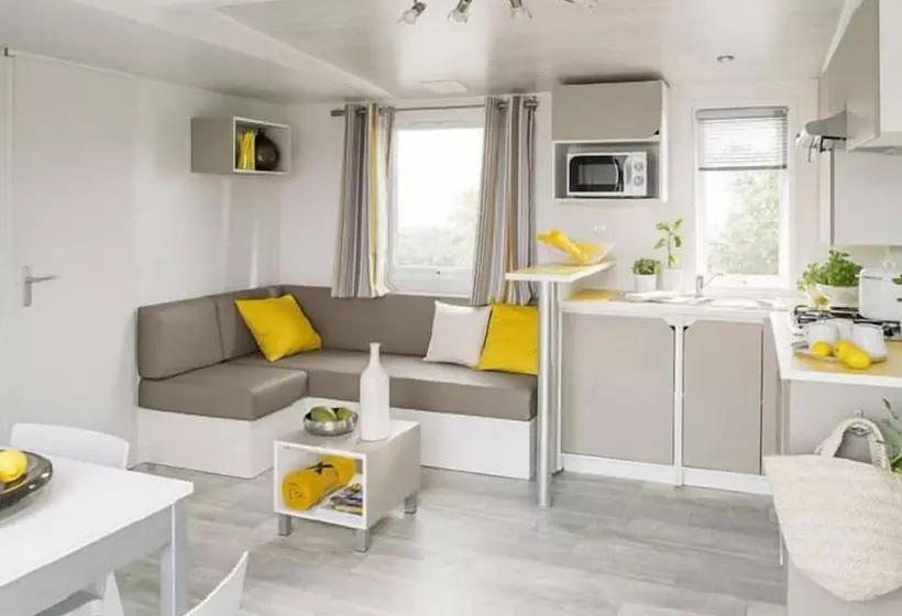 ホテル Camping Domaine Du Lac De Miel