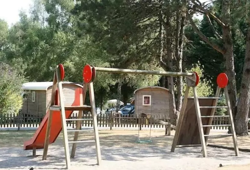 ホテル Camping Domaine Du Lac De Miel