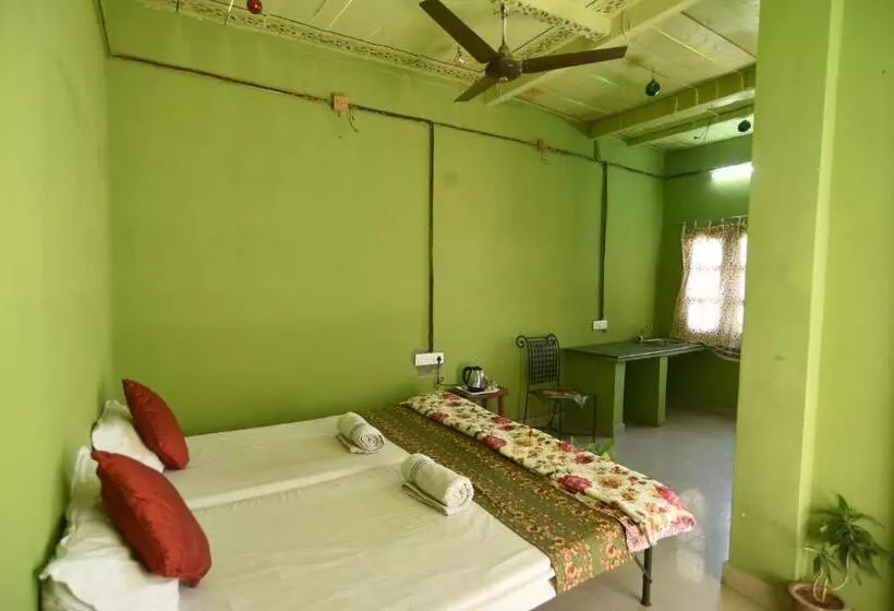 ペンション Snehdeep Guest House