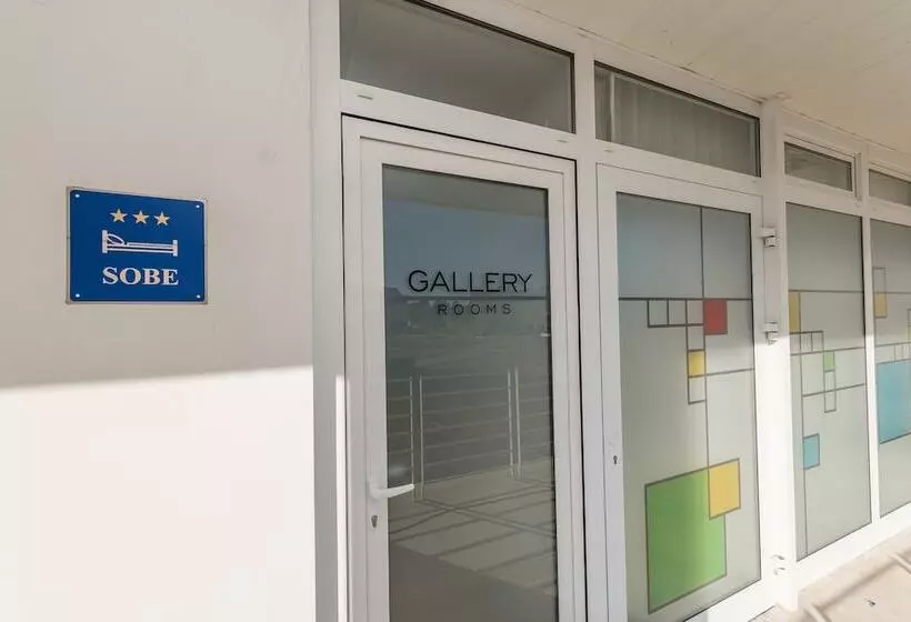 پانسیون Gallery Rooms With Parking