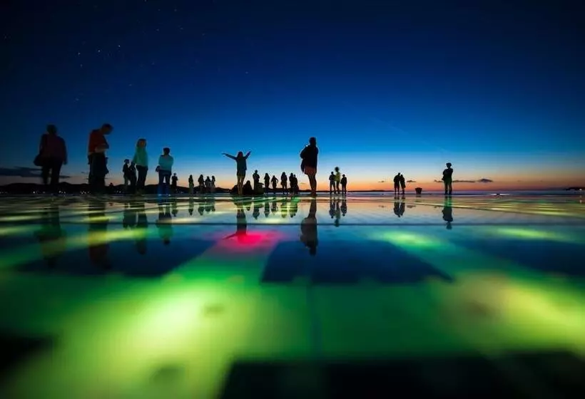 پانسیون Gallery Rooms With Parking