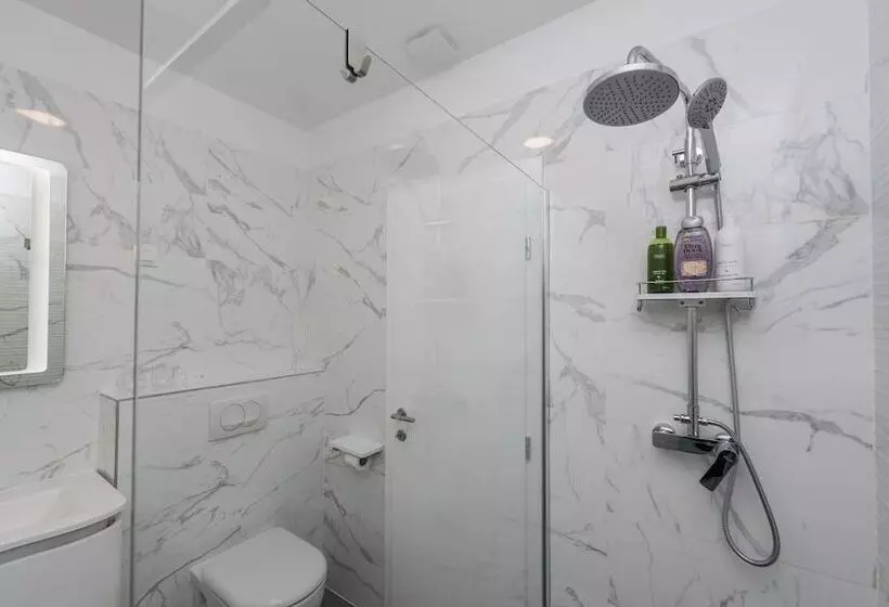 پانسیون Gallery Rooms With Parking