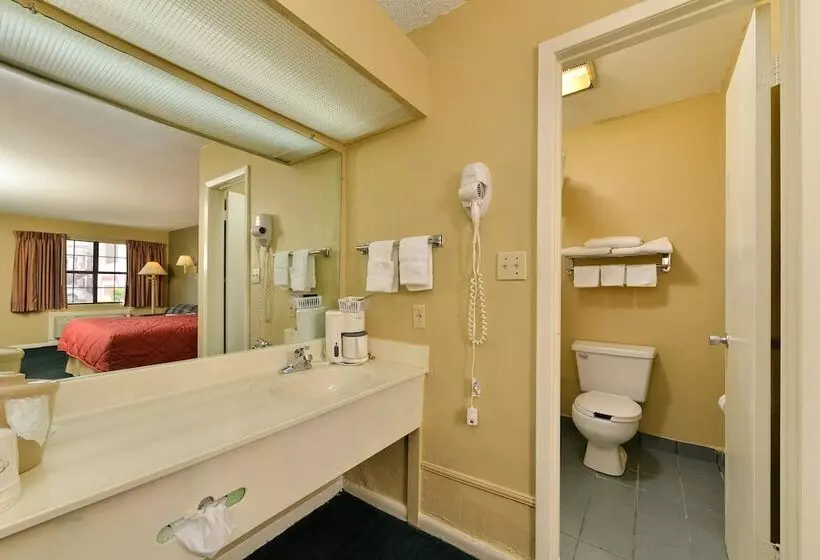 هتل Americas Best Value Inn Meridian