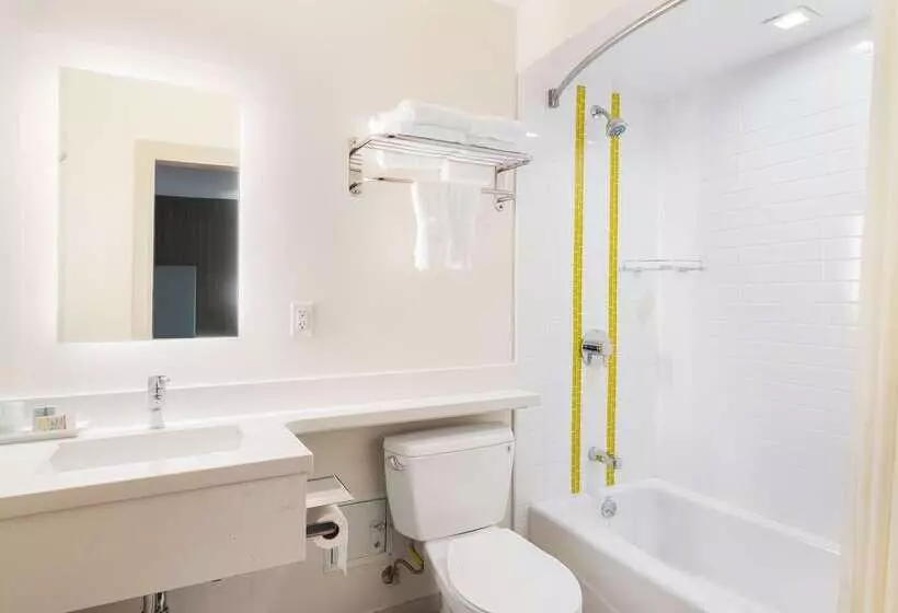 هتل Best Western Red Coach Inn