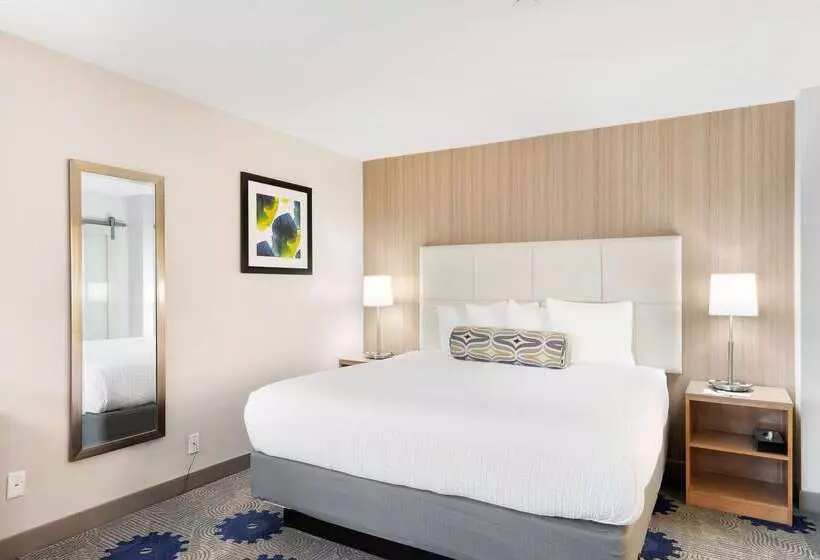 هتل Best Western Red Coach Inn