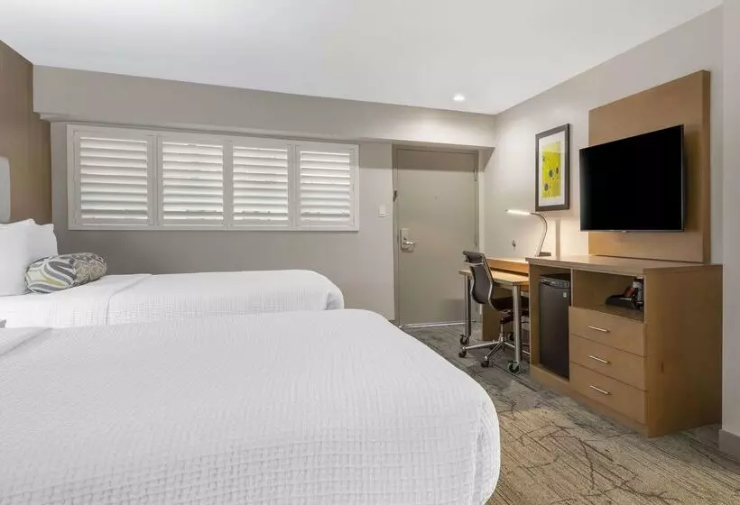 هتل Best Western Red Coach Inn