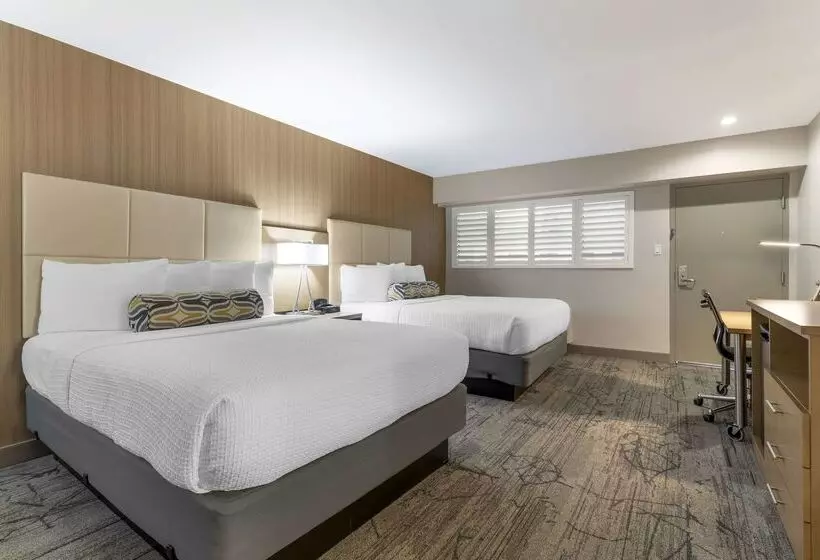 هتل Best Western Red Coach Inn