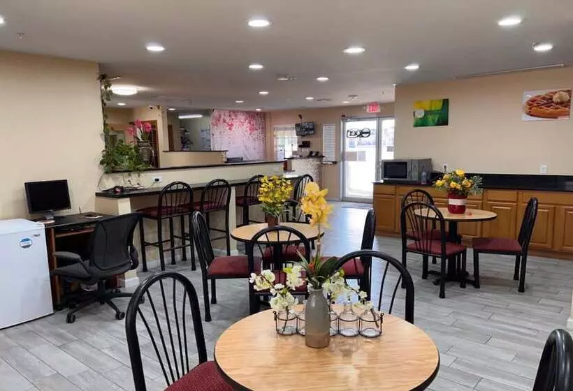 Отель Cambridge Inn