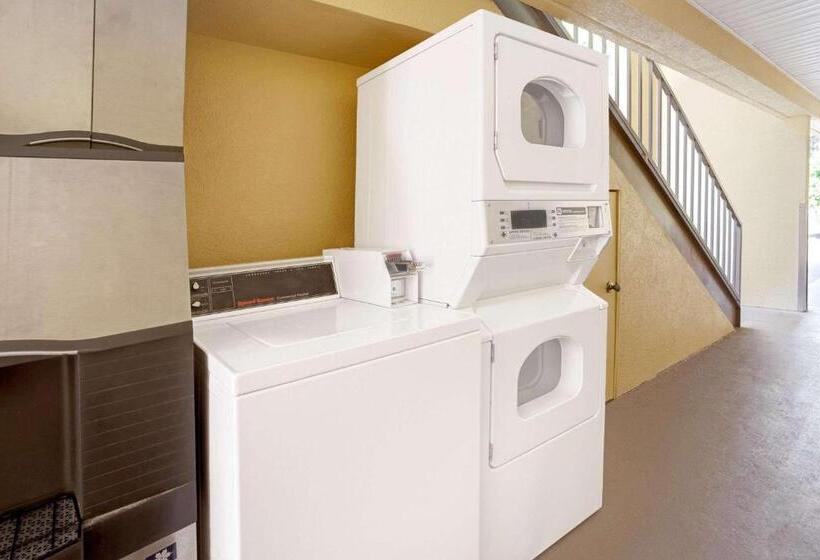 בית מלון כפרי Days Inn By Wyndham Acworth