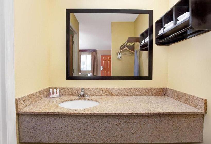 בית מלון כפרי Days Inn By Wyndham Acworth