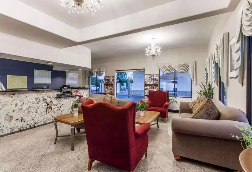 هتل Days Inn By Wyndham Anaheim Near The Park