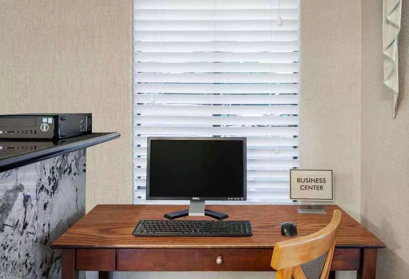 هتل Days Inn By Wyndham Anaheim Near The Park