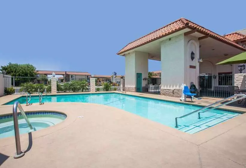 هتل Days Inn By Wyndham Anaheim Near The Park