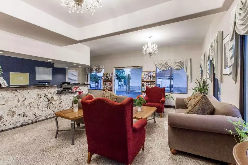 هتل Days Inn By Wyndham Anaheim Near The Park