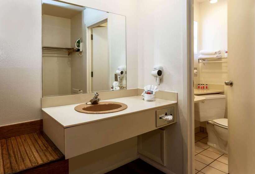 هتل Days Inn By Wyndham Durango