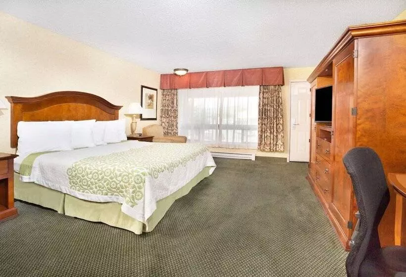 هتل Days Inn By Wyndham Klamath Falls