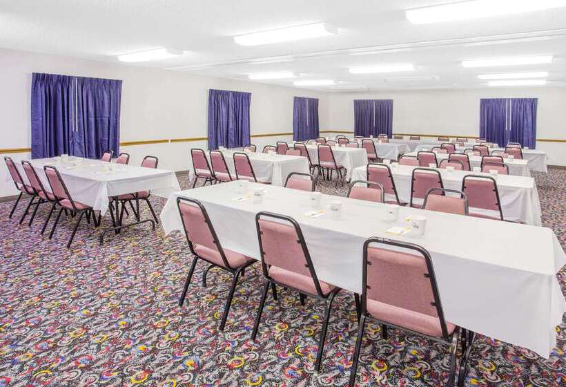 酒店 Days Inn By Wyndham Lake Village