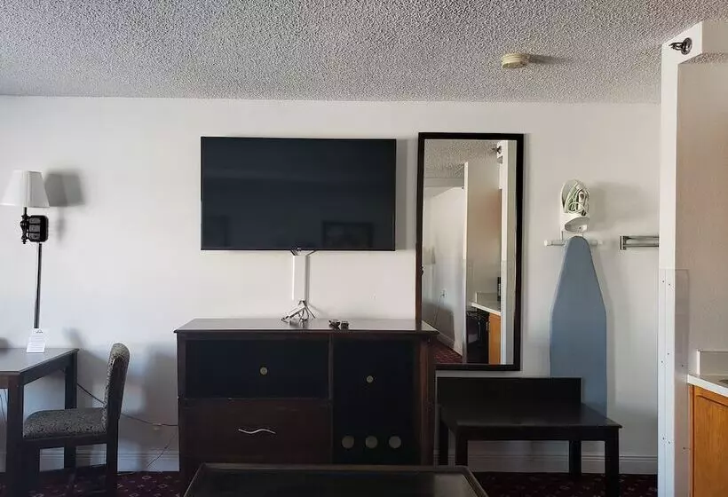 호텔 Days Inn By Wyndham Lake Village