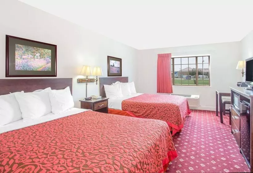 호텔 Days Inn By Wyndham Lake Village