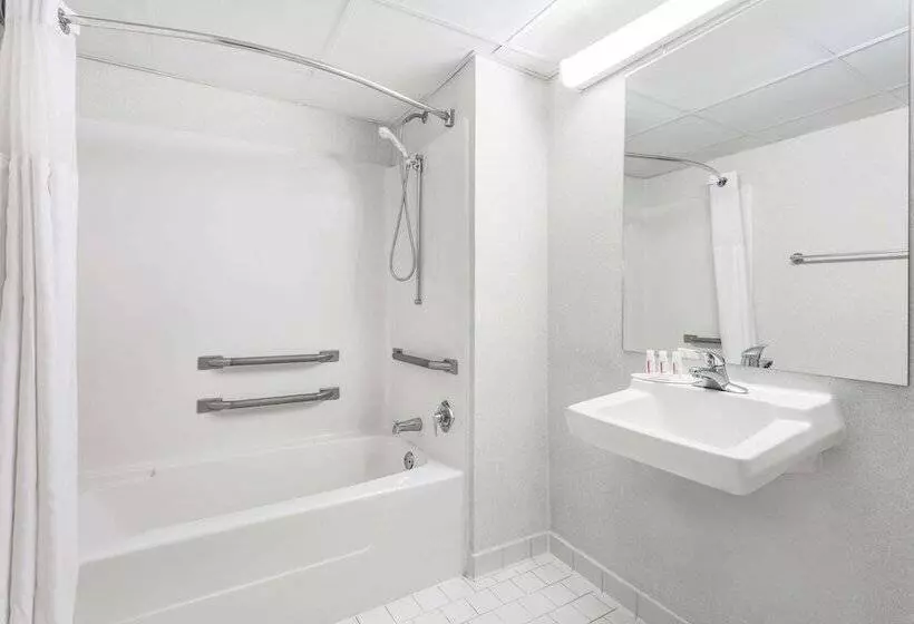 בית מלון כפרי Days Inn By Wyndham Royston