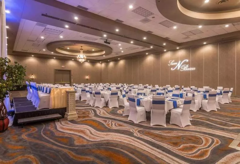 Delta Hotels By Marriott Fargo