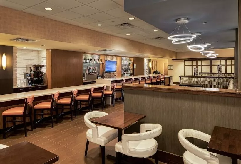 فندق Holiday Inn And Suites Charleston West, An Ihg