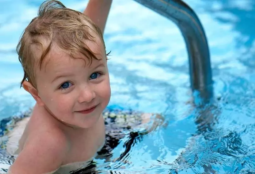 فندق Holiday Inn And Suites Charleston West, An Ihg