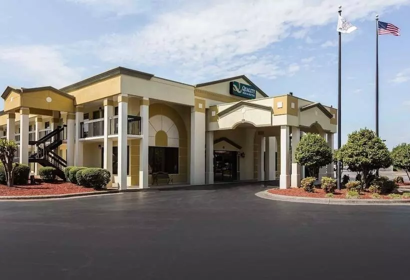 ホテル Quality Inn & Suites Mooresvillelake Norman