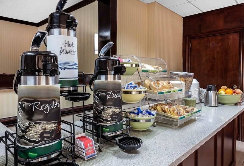 فندق Quality Inn & Suites Mooresvillelake Norman