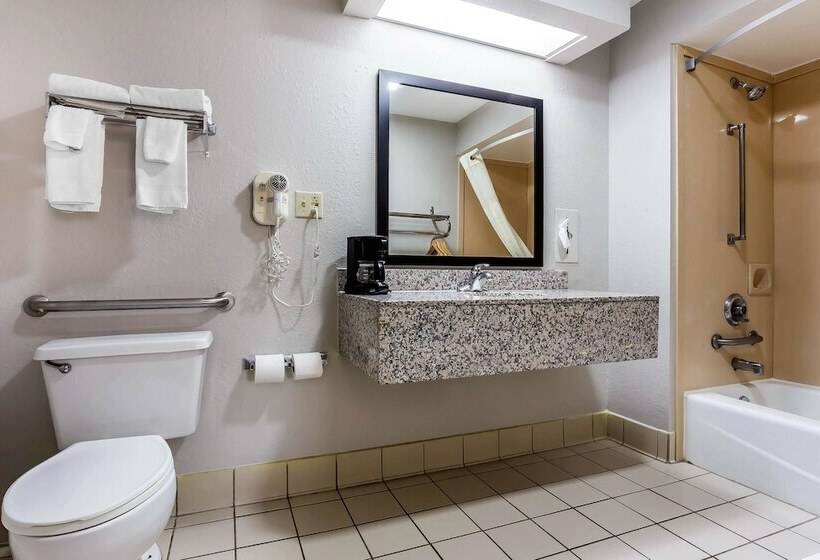 فندق Quality Inn & Suites Mooresvillelake Norman