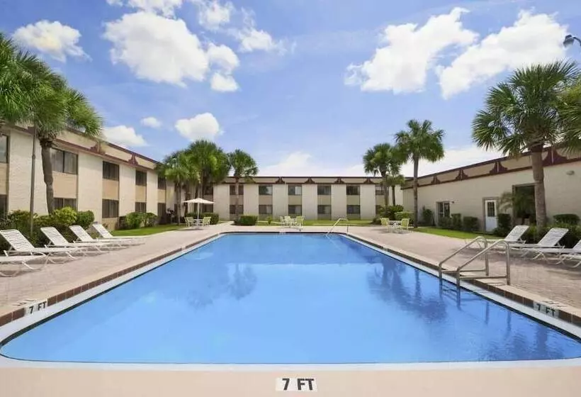 Space Coast Hotel Titusville/kennedy Space Center