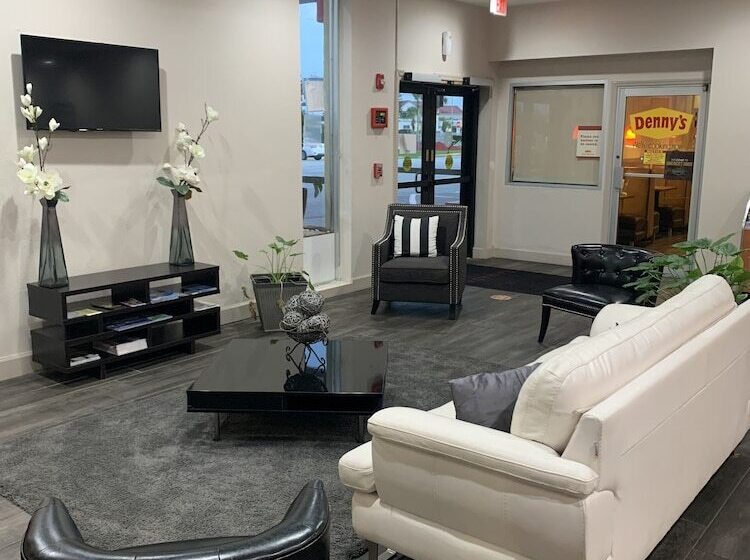 Space Coast Hotel  Titusville/kennedy Space Center