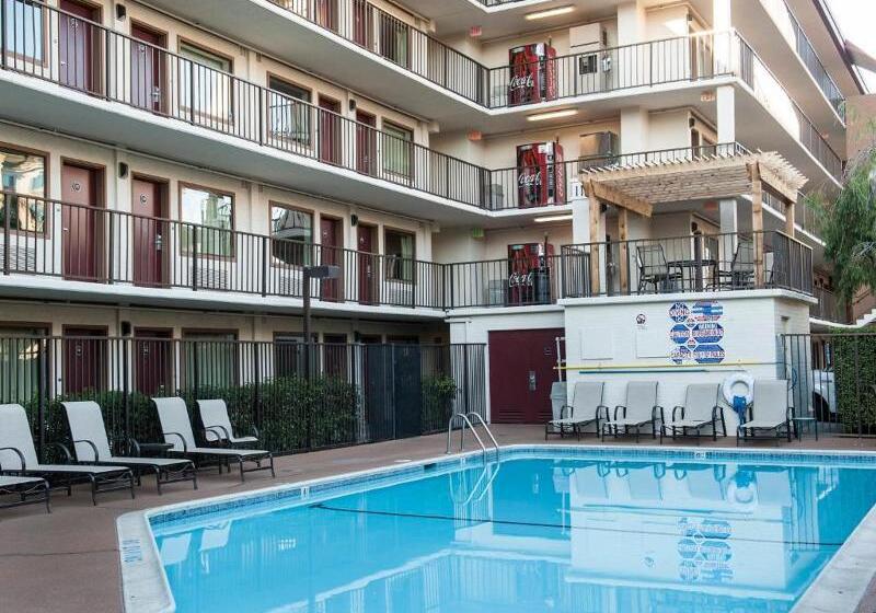 Otel Red Roof Inn Plus+ San Francisco Airport