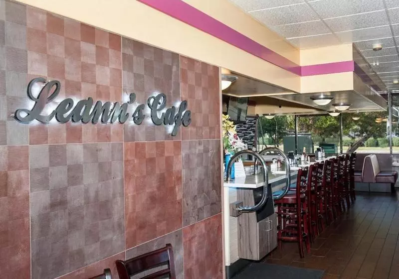 ホテル Red Roof Inn Plus+ San Francisco Airport