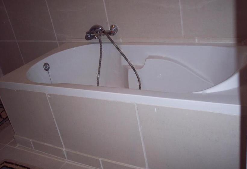 مبيت وإفطار L Hermitage De Bidouchac