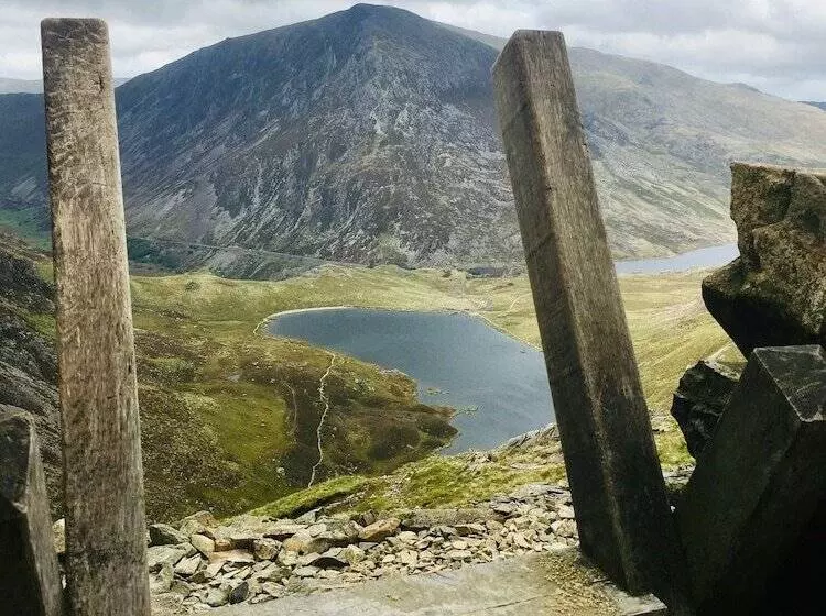 Bryn Eithin Cottage Far From The Madding Crowd