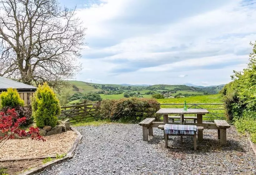 Bryn Eithin Cottage Far From The Madding Crowd