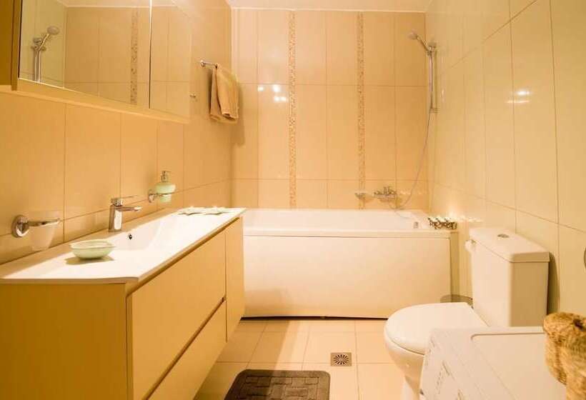 Nikolas Villas Kamilari