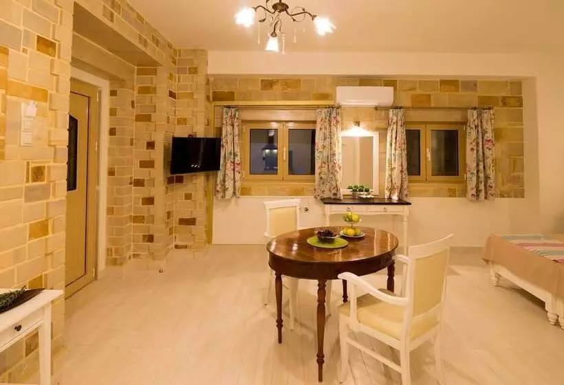 Nikolas Villas Kamilari