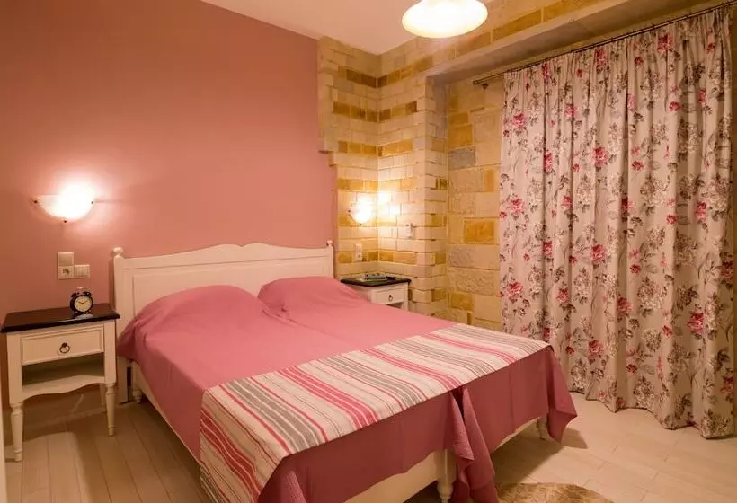 Nikolas Villas Kamilari