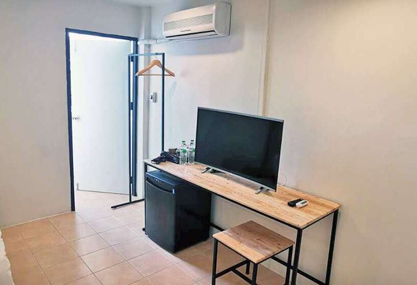 펜션 Go Inn Phuket Old Town