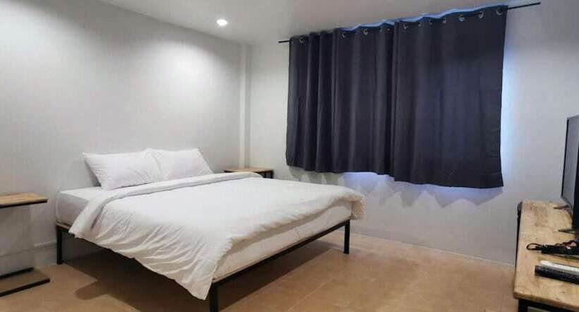 펜션 Go Inn Phuket Old Town