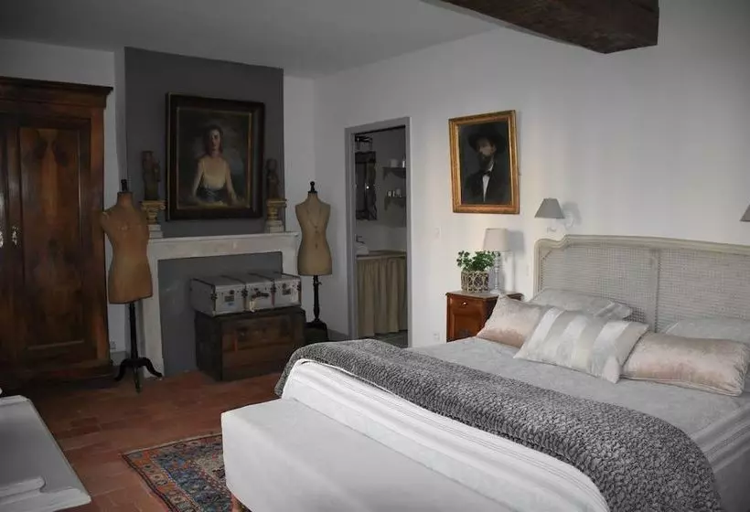 Pensão Le Petit Chateau De Sainte Colombe