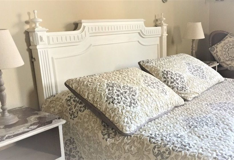 Пансион Le Petit Chateau De Sainte Colombe